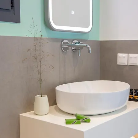 Elianthi Luxury