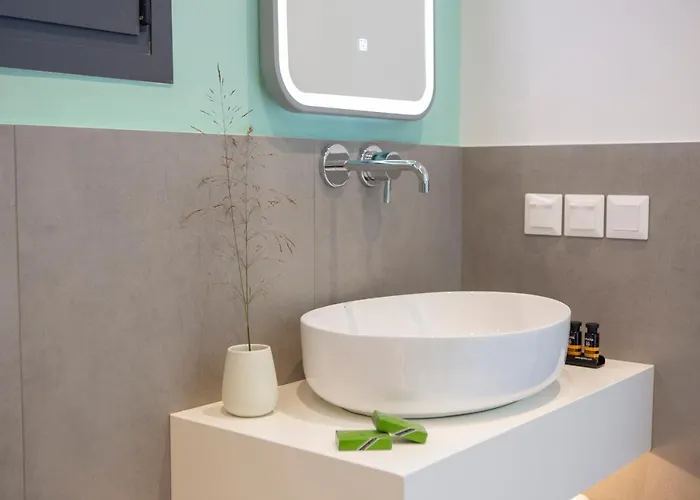 Elianthi Luxury